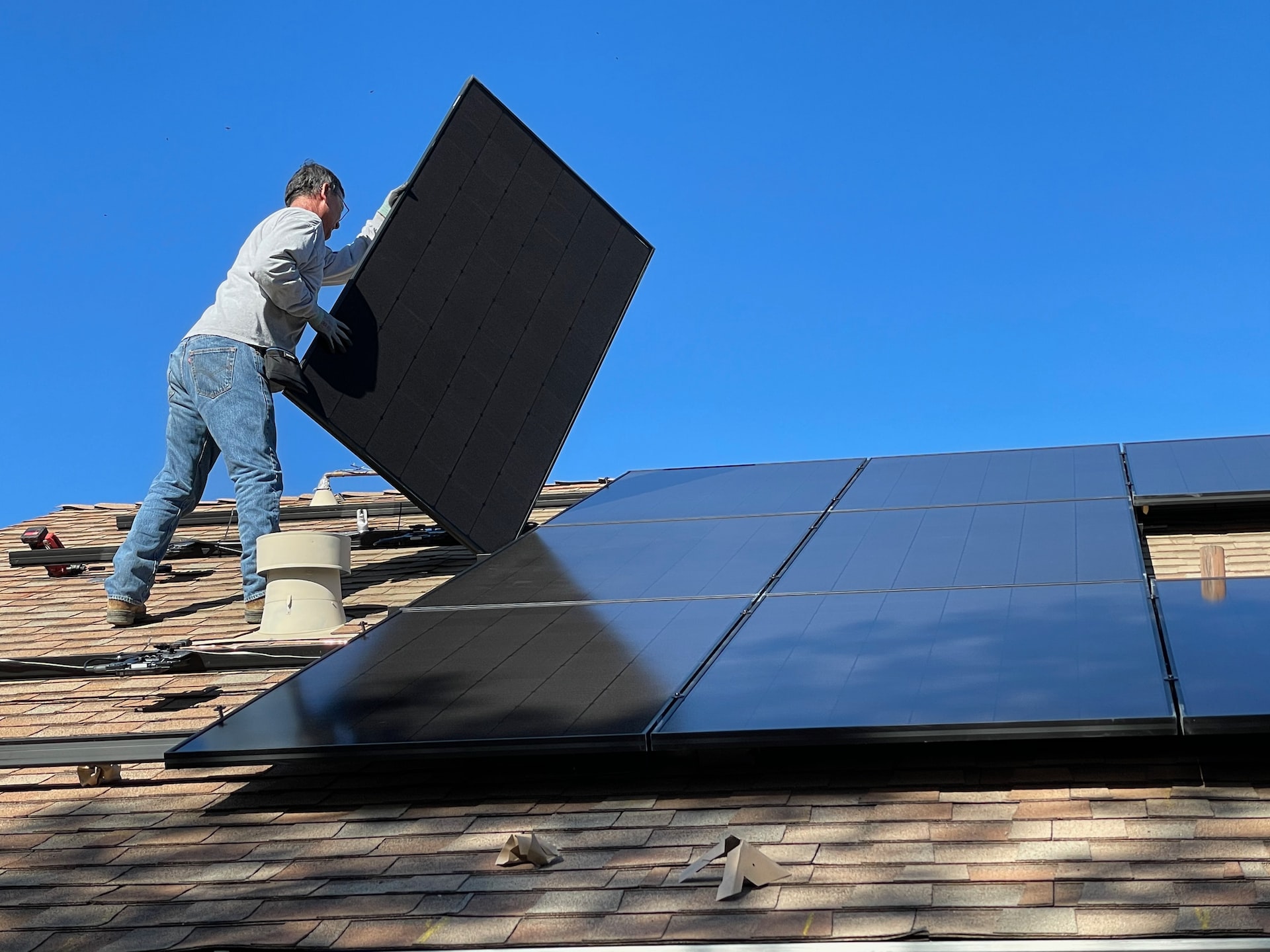 How Smart Panels and Solar Panels Work Together